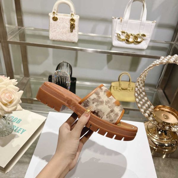 clea slides slippers designer women sandal cowhide leather insole platform sandals embossed triomphe platform flat luxury thick bottom flats, Black
clea slides slippers designer women sandal cowhide leather insole platform sandals embossed triomphe platform flat luxury thick bottom flats, Black