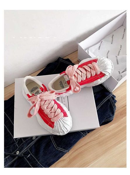 maison mihara yasuhiro mmy dissolved shoes shell head for men and women couples tall canvas casual shoes
maison mihara yasuhiro mmy dissolved shoes shell head for men and women couples tall canvas casual shoes