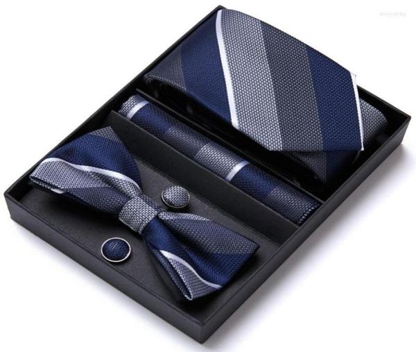 bow ties 2022 design brand formal tie bowtie hanky cufflinks set for men silk blue striped floral necktie gravate handkerchief5053633, Black;gray
bow ties 2022 design brand formal tie bowtie hanky cufflinks set for men silk blue striped floral necktie gravate handkerchief5053633, Black;gray