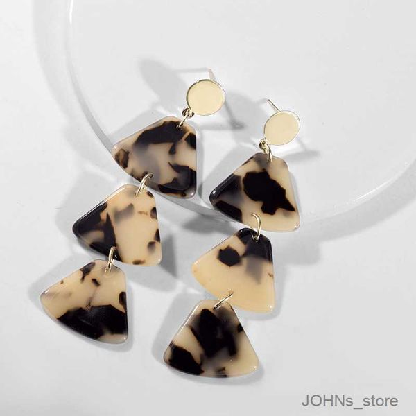 stud exaggerated acrylic pendant earrings for women fashion simple ladies geometric scallop pendant earrings jewelry r230630, Golden;silver
stud exaggerated acrylic pendant earrings for women fashion simple ladies geometric scallop pendant earrings jewelry r230630, Golden;silver