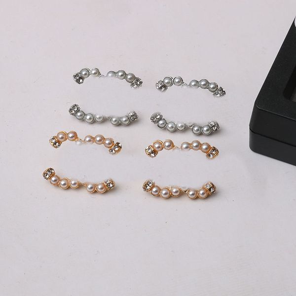 18k gold plated designer letter stud earrings luxury brand women pretty ear loop 925 silver rhinestone pearl dangle earring for wedding jewe, Golden;silver
18k gold plated designer letter stud earrings luxury brand women pretty ear loop 925 silver rhinestone pearl dangle earring for wedding jewe, Golden;silver