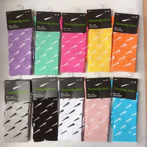 23ss designer sport socks long tube sport socks blue yellow black black white purple pink gray orange blue green men women couple sport fash
23ss designer sport socks long tube sport socks blue yellow black black white purple pink gray orange blue green men women couple sport fash