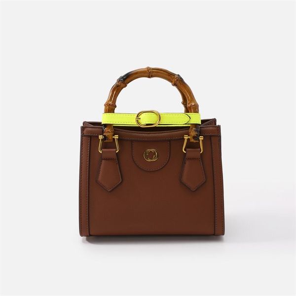 5a bamboo tote bag leather shopping bags designer brand fashion shoulder strap classic one handle letter large button capacity shopping bag
5a bamboo tote bag leather shopping bags designer brand fashion shoulder strap classic one handle letter large button capacity shopping bag