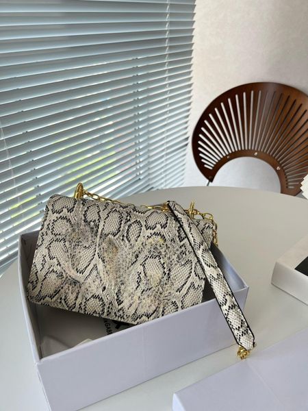 advanced and luxury women's bag versatile commuter snake skin pattern single shoulder crossbody chain bag flip covers invisible magneti
advanced and luxury women's bag versatile commuter snake skin pattern single shoulder crossbody chain bag flip covers invisible magneti