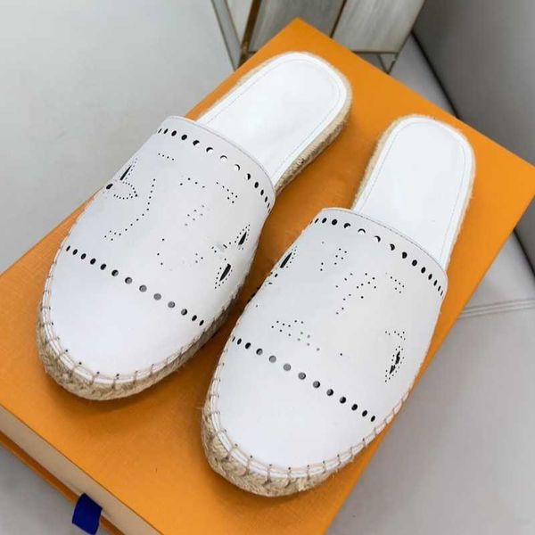 2023 autumn fall lu starboard line espadrille slippers women 35-41 slip calfskin mules loafer letter hollow out holes closed toe slides flat, Black
2023 autumn fall lu starboard line espadrille slippers women 35-41 slip calfskin mules loafer letter hollow out holes closed toe slides flat, Black