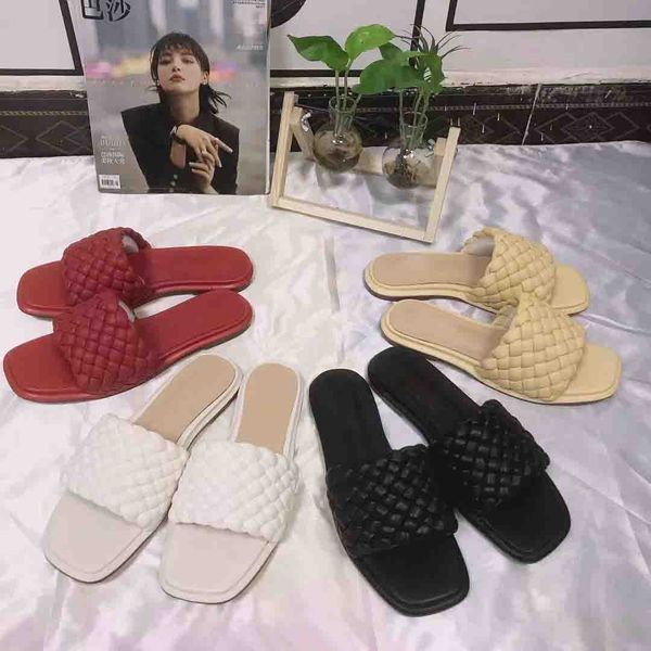 luxury slide designer women sandal quilted nappa leather confort rivet flat sandal roman stud summer beach outdoor shoe with box, Black
luxury slide designer women sandal quilted nappa leather confort rivet flat sandal roman stud summer beach outdoor shoe with box, Black