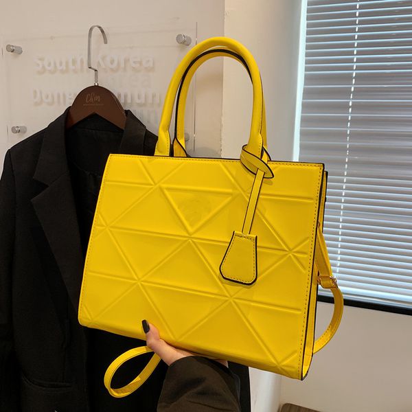brand wholesale day packs women's bag fashion handbag large capacity one shoulder crossbody bag
brand wholesale day packs women's bag fashion handbag large capacity one shoulder crossbody bag