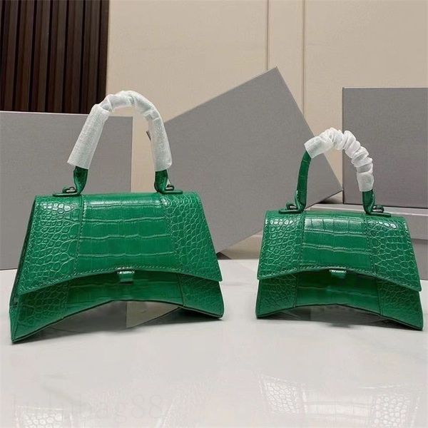 lady designer bags letter hourglass luxurys handbag embossed leather classical detachable strap crossbody bag solid color leather 2 sizes
lady designer bags letter hourglass luxurys handbag embossed leather classical detachable strap crossbody bag solid color leather 2 sizes