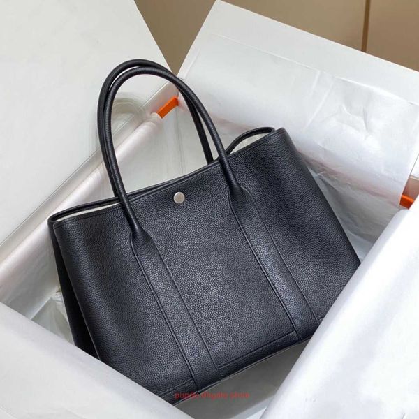 original h home tote bags wholesale new garden baotou layer cowhide leather handheld large capacity mommy computer bag commuter business hav
original h home tote bags wholesale new garden baotou layer cowhide leather handheld large capacity mommy computer bag commuter business hav