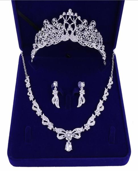 romantic beaded crystal three pieces bridal jewelry sets bride necklace earring crown hair tiaras wedding party accessories 921548, White
romantic beaded crystal three pieces bridal jewelry sets bride necklace earring crown hair tiaras wedding party accessories 921548, White