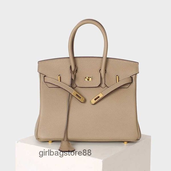 2023 high-class lady cowhide bags high-capacity bag layer designer women's birkins fashionable tote togo hand messenger 082f
2023 high-class lady cowhide bags high-capacity bag layer designer women's birkins fashionable tote togo hand messenger 082f