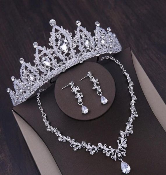 bridal gown headpieces highend wedding crown necklace and earrings threepiece set white crystal inlaid rhinestones party 3630228, Silver
bridal gown headpieces highend wedding crown necklace and earrings threepiece set white crystal inlaid rhinestones party 3630228, Silver