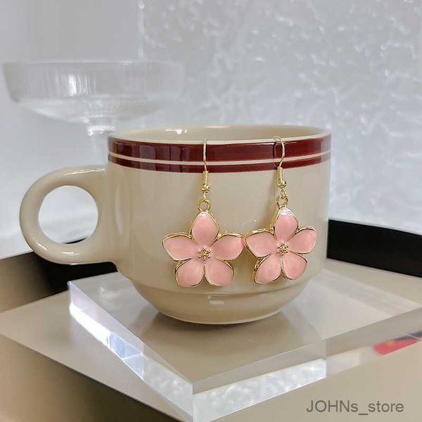 stud simple sweet flower dangle earrings for women fashion drop oil fresh hanging earrings girls party jewelry r230630, Golden;silver
stud simple sweet flower dangle earrings for women fashion drop oil fresh hanging earrings girls party jewelry r230630, Golden;silver