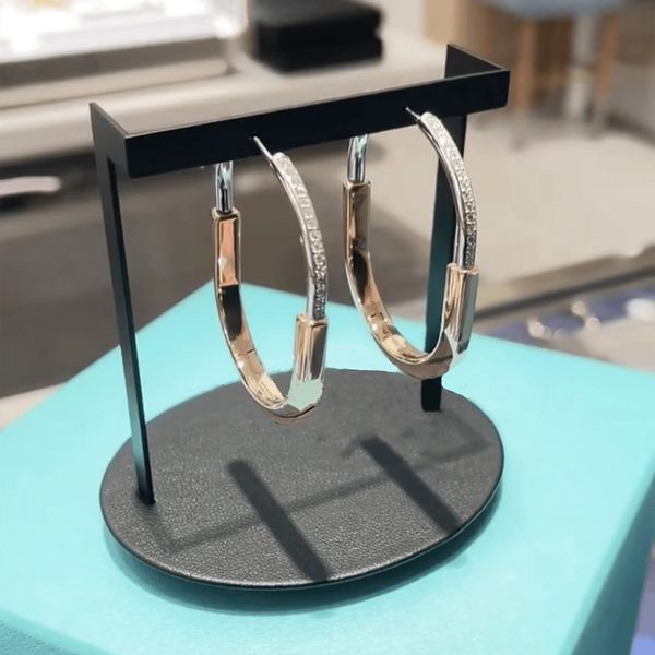 designer luxurys earrings u-lock designer letter earrings stainless steel stud earrings designer for women studs gold engagement jewelry cou, Golden;silver
designer luxurys earrings u-lock designer letter earrings stainless steel stud earrings designer for women studs gold engagement jewelry cou, Golden;silver