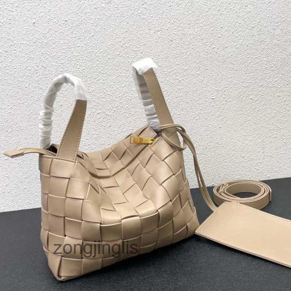 bags venetas bottegas casettes fashion largecapacity luxury woven versatile crossbody singleshoulder underarm the tote bag designer cowhide
bags venetas bottegas casettes fashion largecapacity luxury woven versatile crossbody singleshoulder underarm the tote bag designer cowhide