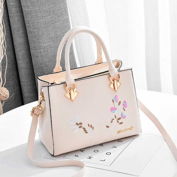 pu leather soft bag for middle-aged mothers new women's large capacity handbag embroidered shoulder bag
pu leather soft bag for middle-aged mothers new women's large capacity handbag embroidered shoulder bag
