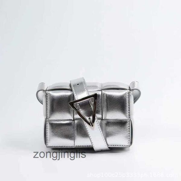 small bags the tote bag designer luxury bottegas versatile mini cassettes venetas button decoration square plaid woven messenge shoulder 6q2
small bags the tote bag designer luxury bottegas versatile mini cassettes venetas button decoration square plaid woven messenge shoulder 6q2