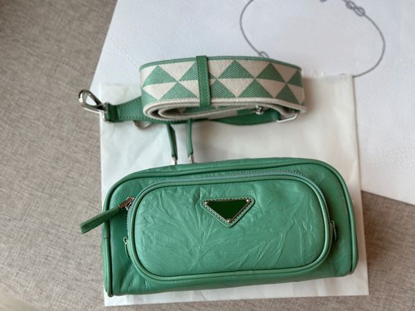 pleated leather triangle snaps bag women designer cameras crossbody purse fashion shoulder bags retro oil wax leather pillow bag with wide c
pleated leather triangle snaps bag women designer cameras crossbody purse fashion shoulder bags retro oil wax leather pillow bag with wide c