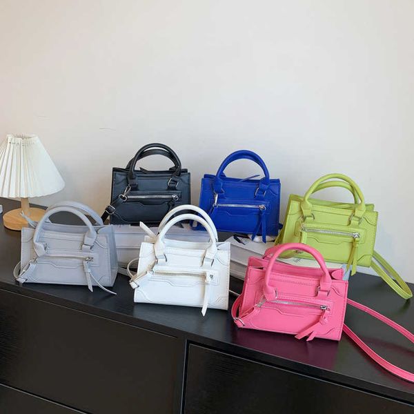 new popular versatile fashion one shoulder handbag simple casual texture crossbody killer bag
new popular versatile fashion one shoulder handbag simple casual texture crossbody killer bag