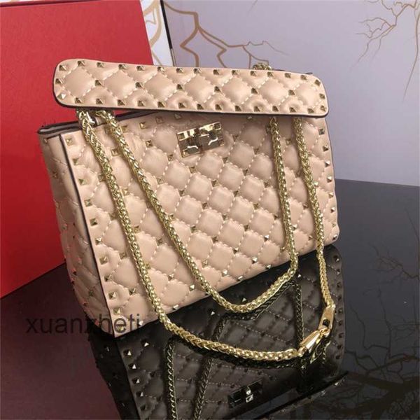 outdoor bag classic star luxury sky lady's crossbody v shoulder sheepskin valenti new cowhide fashionable personality chain underarm ba
outdoor bag classic star luxury sky lady's crossbody v shoulder sheepskin valenti new cowhide fashionable personality chain underarm ba