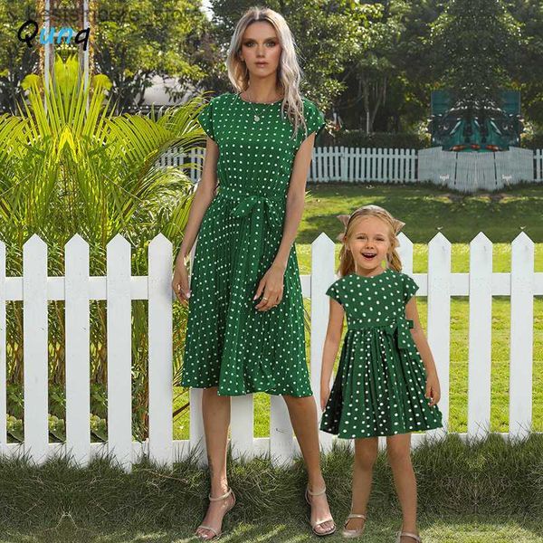 qunq summer parent-child outfit o neck holiday casual polka dot loose lace-up waist dress mommy and daughter matching clothes l230522, Blue
qunq summer parent-child outfit o neck holiday casual polka dot loose lace-up waist dress mommy and daughter matching clothes l230522, Blue