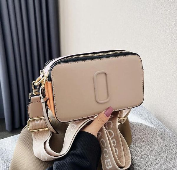 new designer womens shoulder bag letter pink green black color contrast camera bags versatile messenger bags wangwang898, Red;black
new designer womens shoulder bag letter pink green black color contrast camera bags versatile messenger bags wangwang898, Red;black