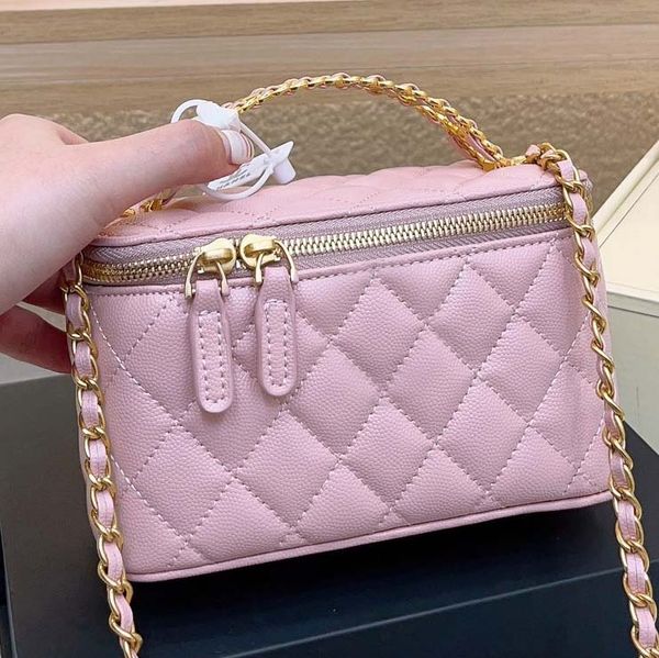 designer bag, luxury bag, women's handbag, fashionable and casual small square bag, high-quality and unique shoulder bag, showcasing lu
designer bag, luxury bag, women's handbag, fashionable and casual small square bag, high-quality and unique shoulder bag, showcasing lu