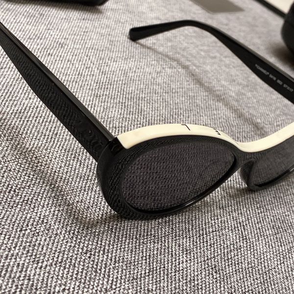 fashionable white rimmed lens sunglasses for women and men, neutral travel sunglasses, black gray beach sunshade, cool girls, White;black
fashionable white rimmed lens sunglasses for women and men, neutral travel sunglasses, black gray beach sunshade, cool girls, White;black