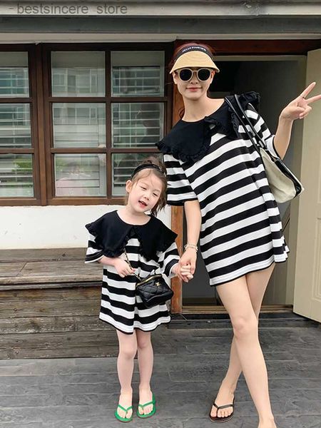 korean version of children's clothing girl clothes parent-child wear striped t-shirt skirt mother and women's clothing mommy4-6y, Blue
korean version of children's clothing girl clothes parent-child wear striped t-shirt skirt mother and women's clothing mommy4-6y, Blue