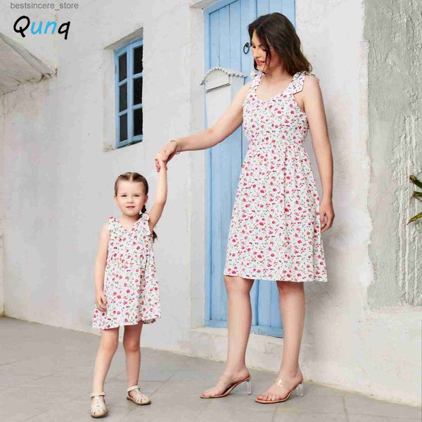 qunq spring summer new parent-child outfit lovely v neck floral print suspender princess dress mom and daughter matching clothes l230522, Blue
qunq spring summer new parent-child outfit lovely v neck floral print suspender princess dress mom and daughter matching clothes l230522, Blue
