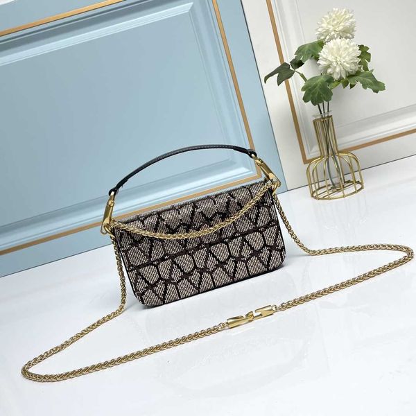 valentiino bag bags purse designer 2023 beaded embroidered calfskin handbag letter chain shoulder crossbody lady underarm wrap buckle jak2
valentiino bag bags purse designer 2023 beaded embroidered calfskin handbag letter chain shoulder crossbody lady underarm wrap buckle jak2