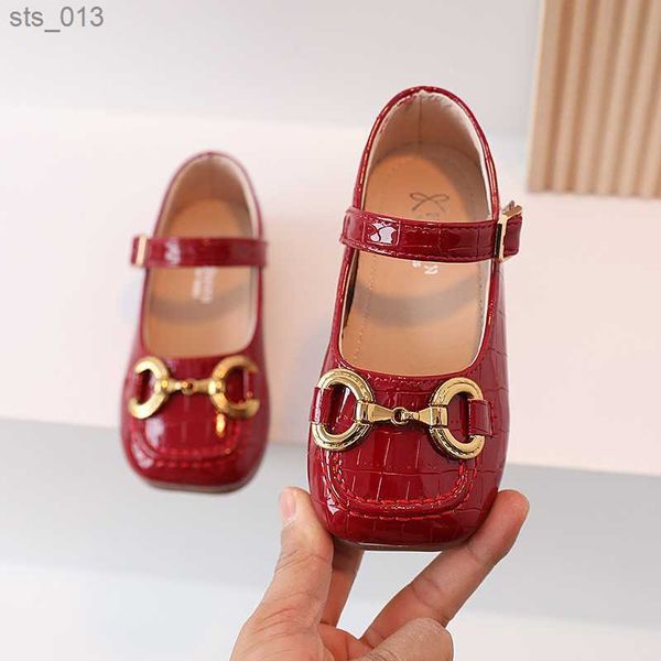 shoes for girls red mary janes 2022 spring children fashion princess toddler girl shoes retro with metal kids dress shoes party l230518, Black;red
shoes for girls red mary janes 2022 spring children fashion princess toddler girl shoes retro with metal kids dress shoes party l230518, Black;red