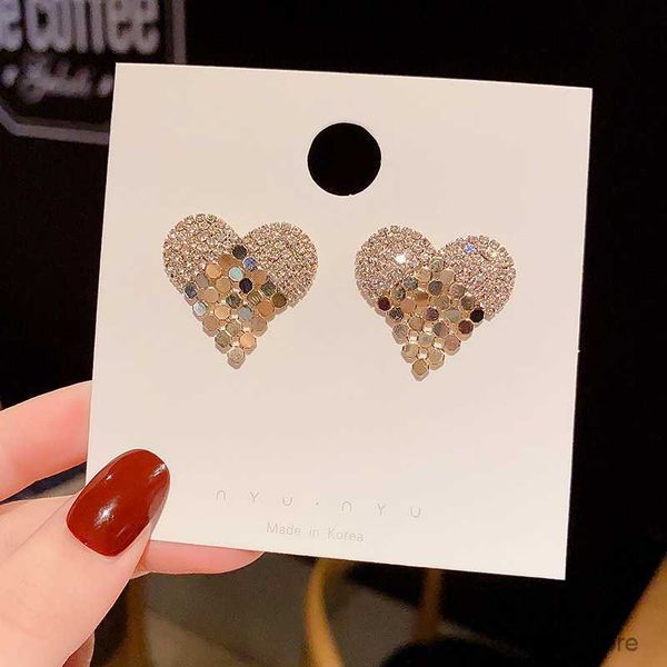 stud classic fashion imitation pearl crystal heart-shaped pendant earrings women luxury new statement earrings jewelry gifts for girl r23063, Golden;silver
stud classic fashion imitation pearl crystal heart-shaped pendant earrings women luxury new statement earrings jewelry gifts for girl r23063, Golden;silver