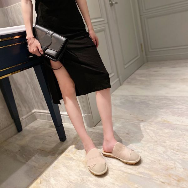 the version of brand slippers baotou half slippers for female outwear 2023 flat bottom one step retro slippers, Black
the version of brand slippers baotou half slippers for female outwear 2023 flat bottom one step retro slippers, Black