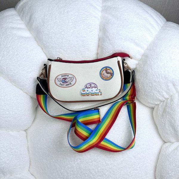 women's day packs summer new badge single shoulder underarm bag for going out french high beauty versatile handheld storage mobile bag
women's day packs summer new badge single shoulder underarm bag for going out french high beauty versatile handheld storage mobile bag