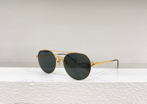 2023 gradient polarized lady sunglasses fashion women sun glasses luxury women female brand new vintage metal frame trendy shades, White;black
2023 gradient polarized lady sunglasses fashion women sun glasses luxury women female brand new vintage metal frame trendy shades, White;black