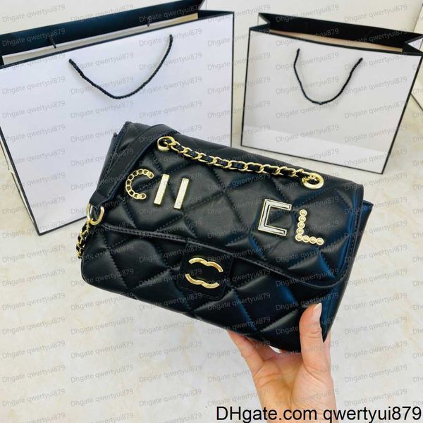 fashion diamond check embroidery women's bag 2024 new designer bag gold letter shoulder bag women's large capacity commuter bag ch
fashion diamond check embroidery women's bag 2024 new designer bag gold letter shoulder bag women's large capacity commuter bag ch