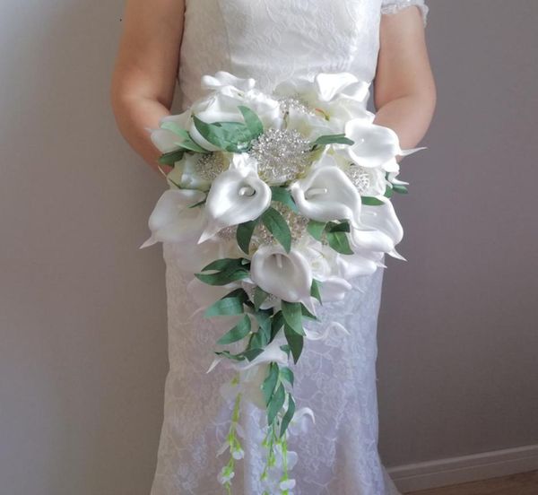 waterfall wedding bouquet fake wedding flowers ivory rose with green leafs cascading bouquets de mariage6567420
waterfall wedding bouquet fake wedding flowers ivory rose with green leafs cascading bouquets de mariage6567420