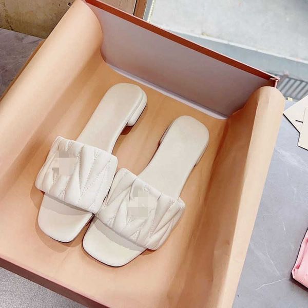 slide mius sandals beach designer shoes same women slippers for female outwear 2023 summer new fashion square flat bottom cool candy color w
slide mius sandals beach designer shoes same women slippers for female outwear 2023 summer new fashion square flat bottom cool candy color w