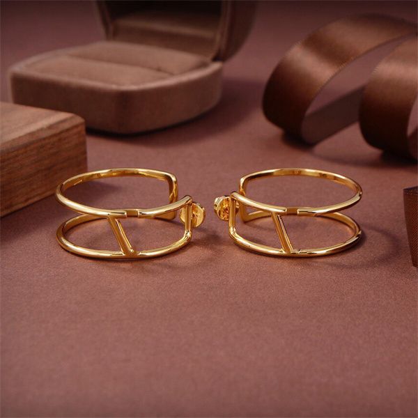 designer charm earring v logo fashion hoop jewelry stud earing women luxury crystal pearl earring jeweler gifts ln24, Golden
designer charm earring v logo fashion hoop jewelry stud earing women luxury crystal pearl earring jeweler gifts ln24, Golden