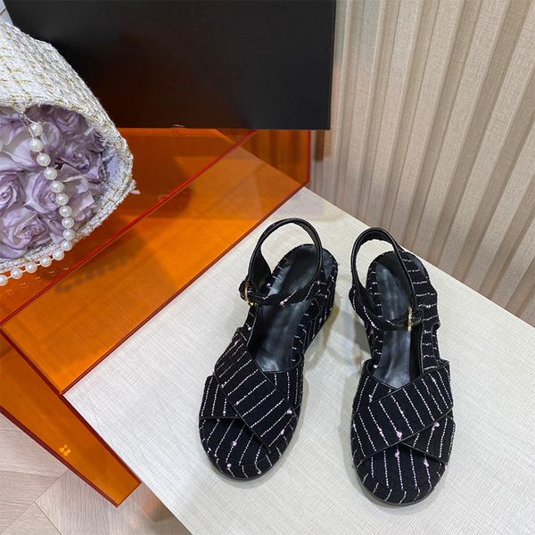 designer slide new cross slippers woman sandal flip flop exclusive mold opening light foam outsole designers 6cm sandals platform heel house, Black
designer slide new cross slippers woman sandal flip flop exclusive mold opening light foam outsole designers 6cm sandals platform heel house, Black
