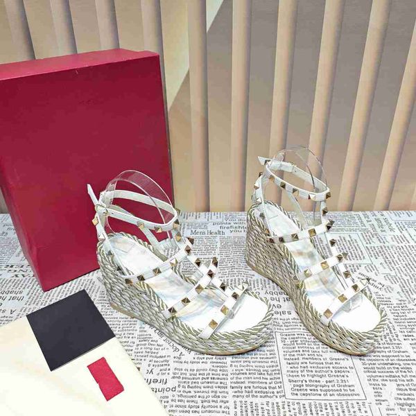 fashion leisure sandals valentinosity luxury designer sandal classic slide women's high-heeled sandals h261, Black
fashion leisure sandals valentinosity luxury designer sandal classic slide women's high-heeled sandals h261, Black