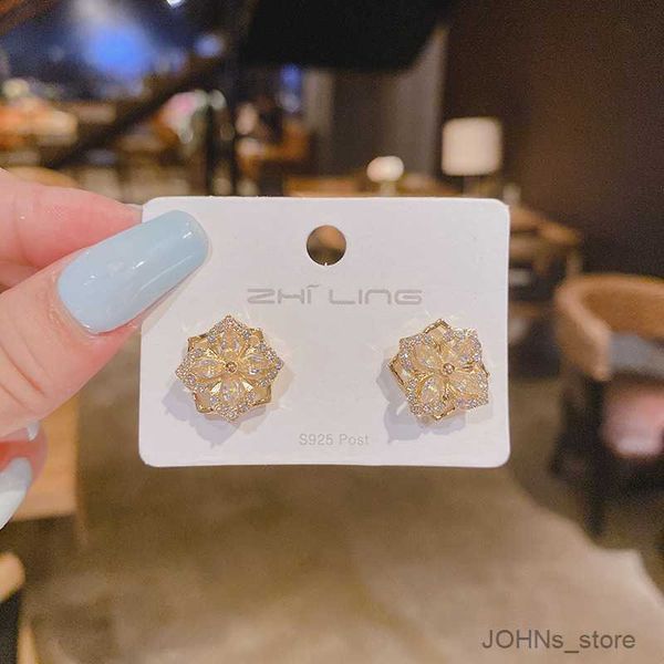 stud new temperamental forest flower shaped diamond earrings for women fashion earring birthday party daily wear jewelry gifts r230630, Golden;silver
stud new temperamental forest flower shaped diamond earrings for women fashion earring birthday party daily wear jewelry gifts r230630, Golden;silver