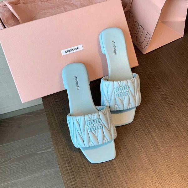 designer shoes women slide mius sandals sheepskin beach pleated square slippers for women's summer new fashion flat bottom external wea
designer shoes women slide mius sandals sheepskin beach pleated square slippers for women's summer new fashion flat bottom external wea