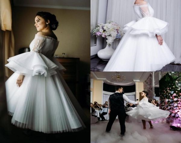 2020 chic white prom dresses off shoulder puffy ruffles long sleeve chiffon pleats high low short evening gowns lace applique occa7620527, Black
2020 chic white prom dresses off shoulder puffy ruffles long sleeve chiffon pleats high low short evening gowns lace applique occa7620527, Black