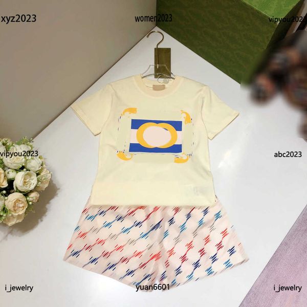 2023 designer baby clothes tracksuits child suits size 100-160 cm logo printed t-shirt and colorful grid letter printed shorts, White
2023 designer baby clothes tracksuits child suits size 100-160 cm logo printed t-shirt and colorful grid letter printed shorts, White