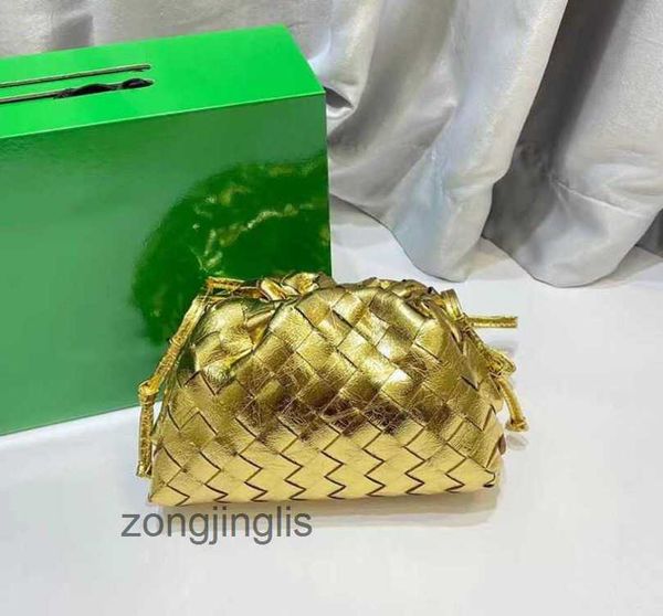 authentic hand woven venetas women's bags leather the tote bag designer pouch cloud wrinkled dumpling fashion single bottegas shoulder
authentic hand woven venetas women's bags leather the tote bag designer pouch cloud wrinkled dumpling fashion single bottegas shoulder