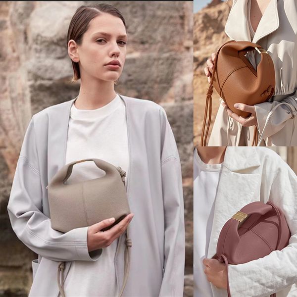 luxury crossbody bag designer bags women classic versatile leather material adjustable shoulder strap fashion niche one shoulder bags advanc
luxury crossbody bag designer bags women classic versatile leather material adjustable shoulder strap fashion niche one shoulder bags advanc
