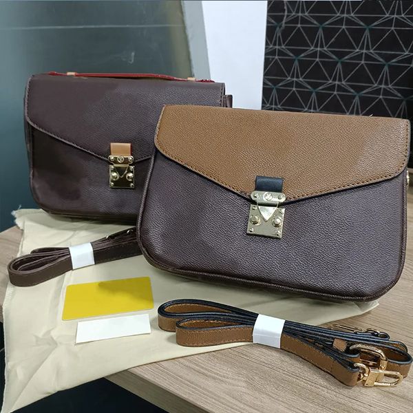 fashionable retro high-quality women's chain handbag classic letter printed crossbody bag single shoulder bag luxury high-quality leath
fashionable retro high-quality women's chain handbag classic letter printed crossbody bag single shoulder bag luxury high-quality leath