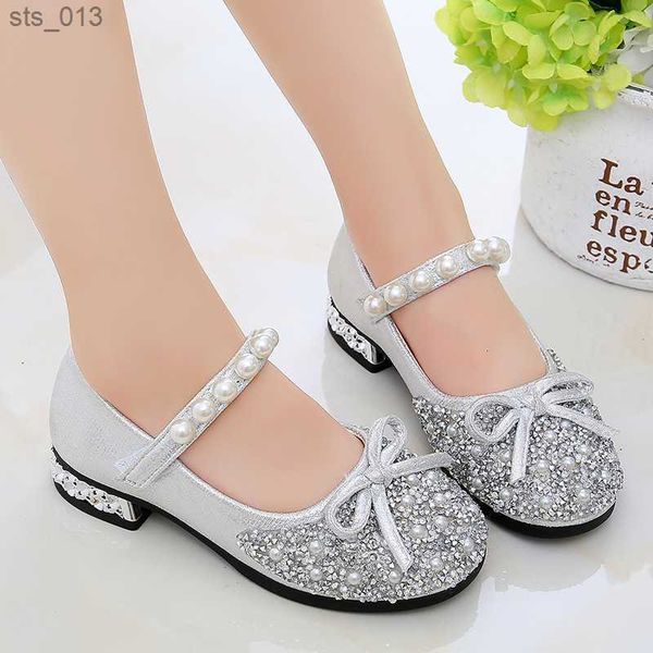 new childrens shoes pearl rhinestones shining spring kids princess shoes baby girls shoes for party and wedding shoes size 26-36 l230518, Black;red
new childrens shoes pearl rhinestones shining spring kids princess shoes baby girls shoes for party and wedding shoes size 26-36 l230518, Black;red